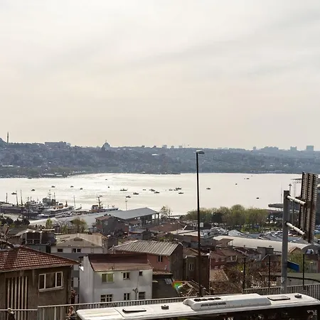 Central Apartment With Golden Horn View In Beyoglu Appartement