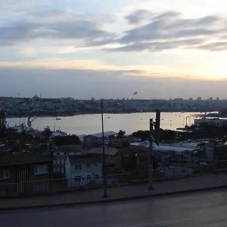 Central Apartment With Golden Horn View In Beyoglu Appartement *